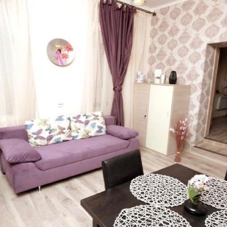 Appartamento Old Town Elegance Braşov Esterno foto